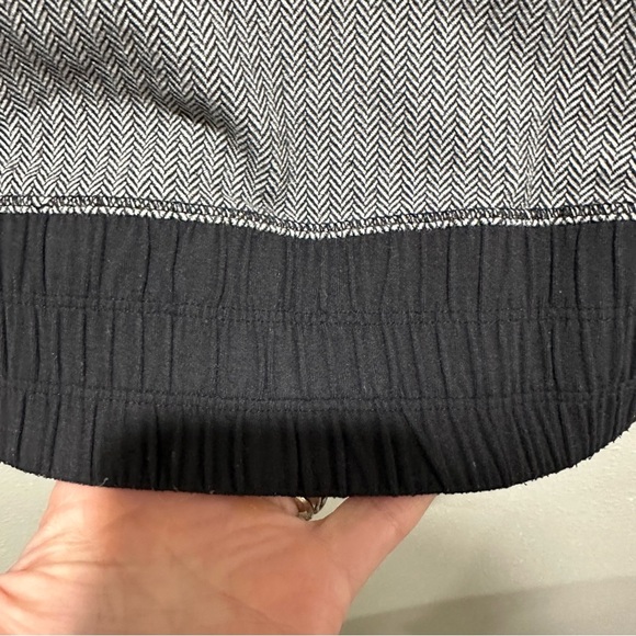 Lululemon Think Fast Hoodie - Picture 10 of 11